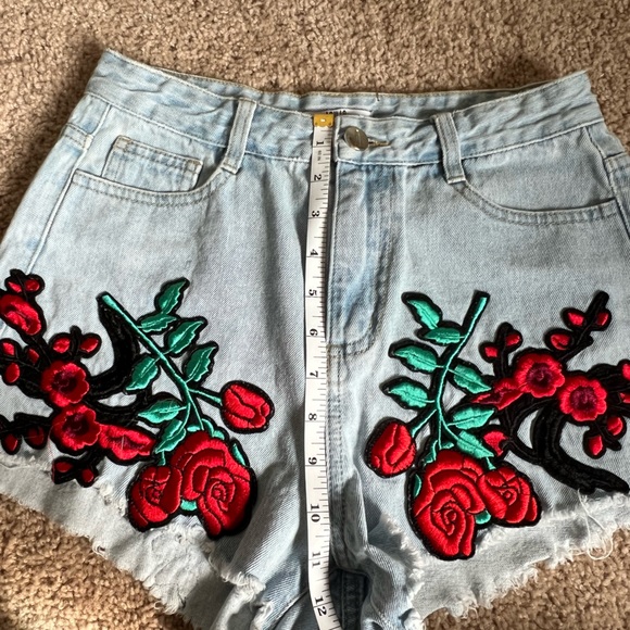 Asilio Women’s Floral Embroidered Jean Shorts - Picture 12 of 12